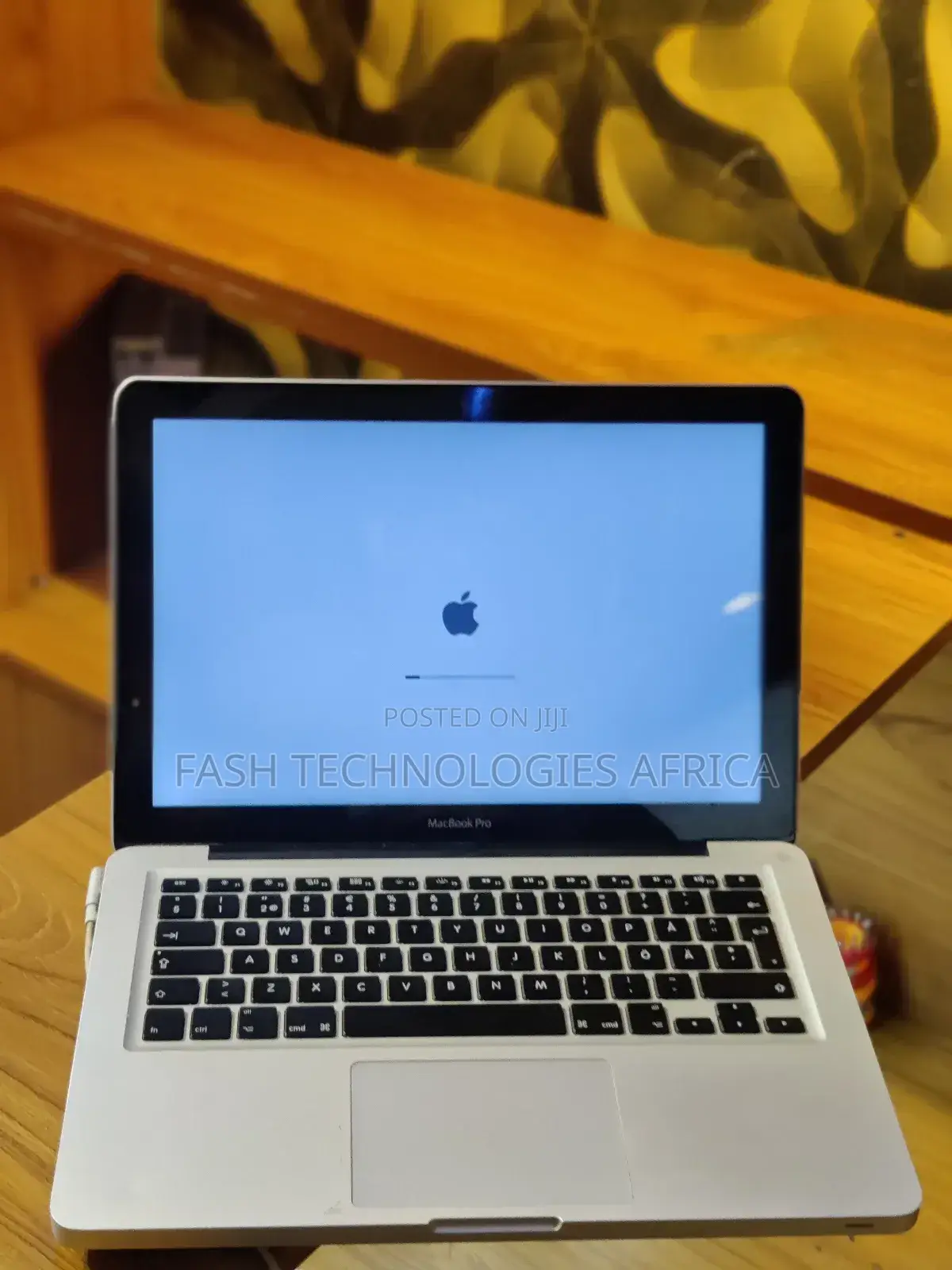 New Laptop Apple MacBook 2012 8GB Intel Core i5 HDD 500GB