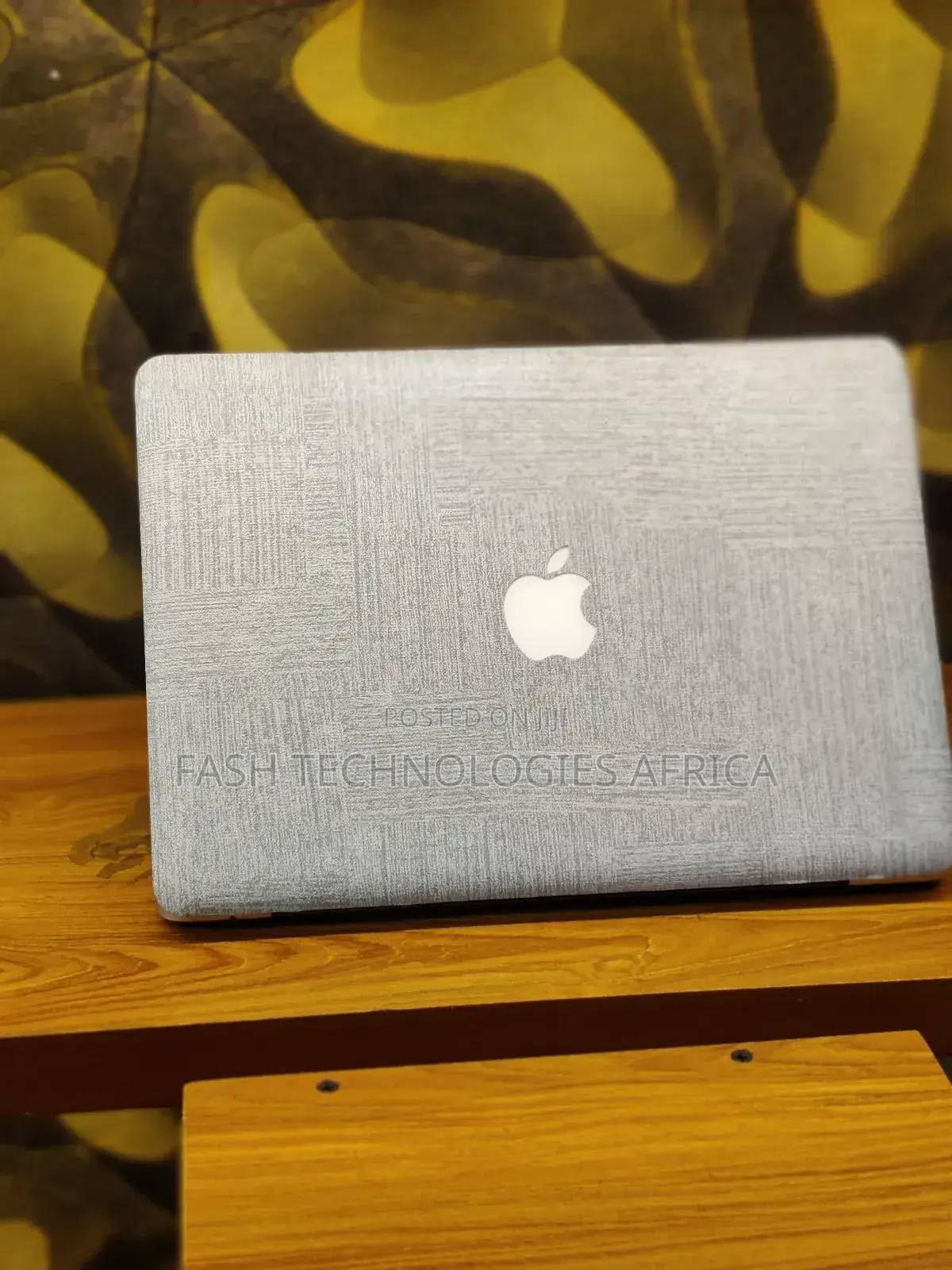 New Laptop Apple MacBook 2012 8GB Intel Core i5 HDD 500GB