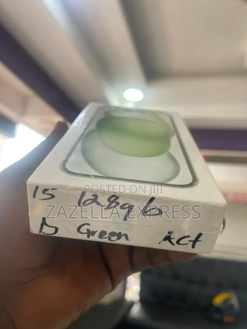 New Apple iPhone 15 128 GB Green