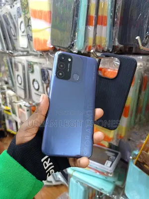 Photo - Tecno Spark 8C 64 GB Gray