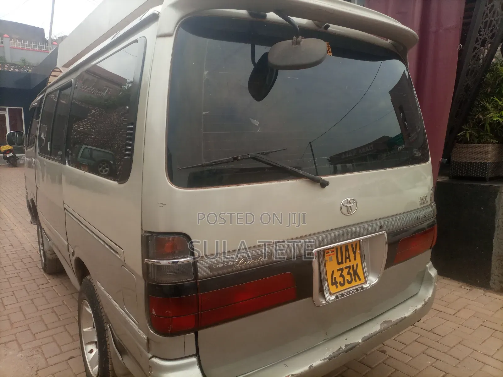 Toyota HiAce 1999 Grey