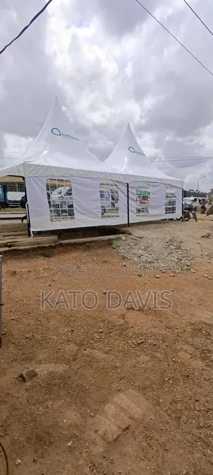 100 Seater Tent 1 Cover