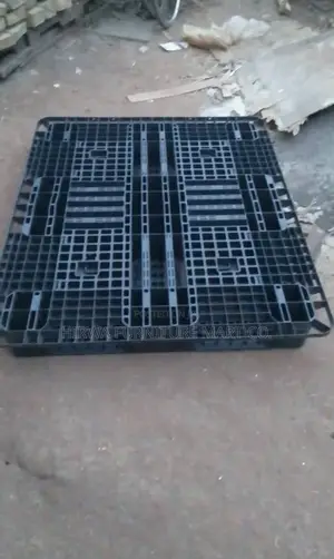 Photo - Plastic Pallets