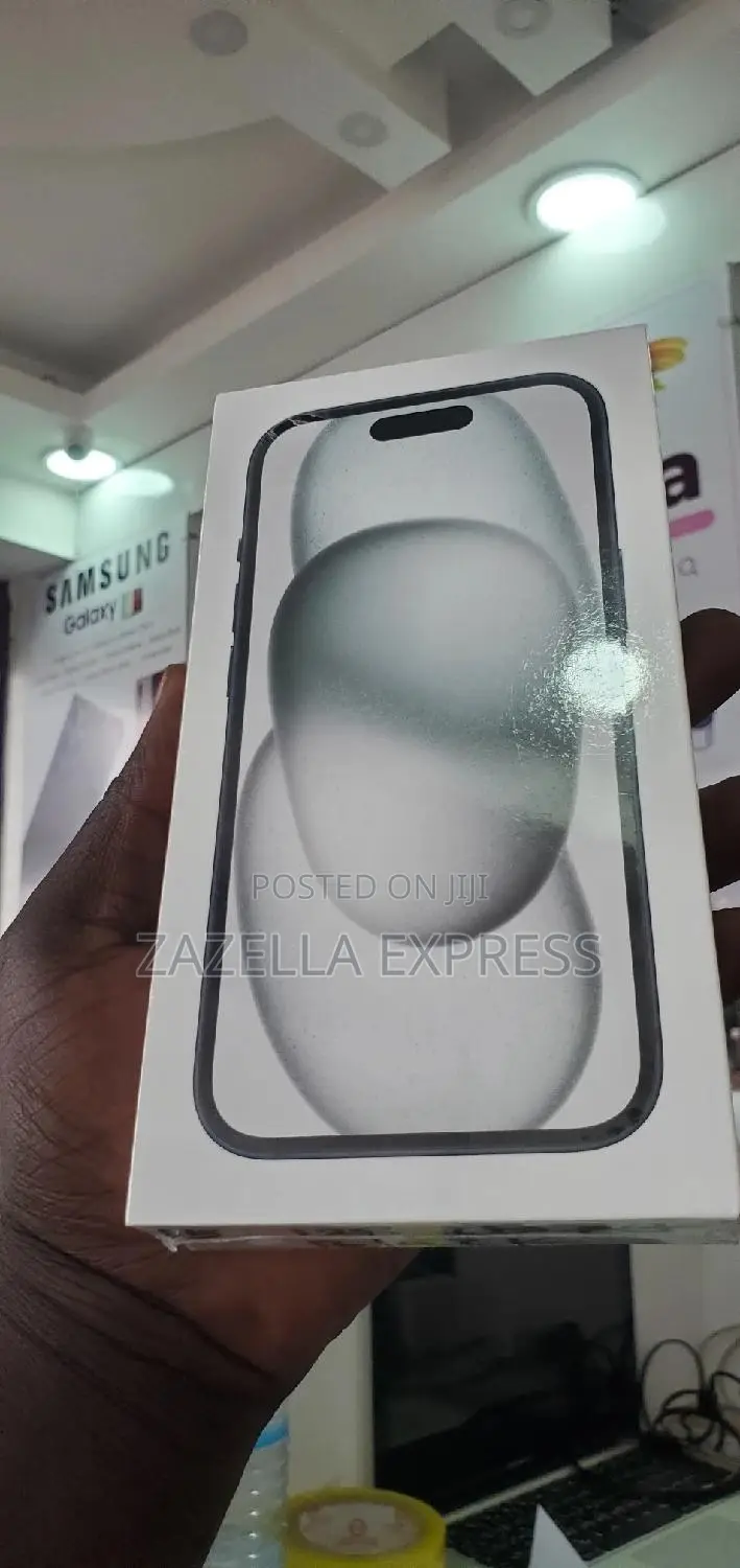New Apple iPhone 15 256 GB Black