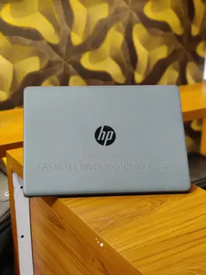 Laptop HP 14S 4GB AMD A8 HDD 1T