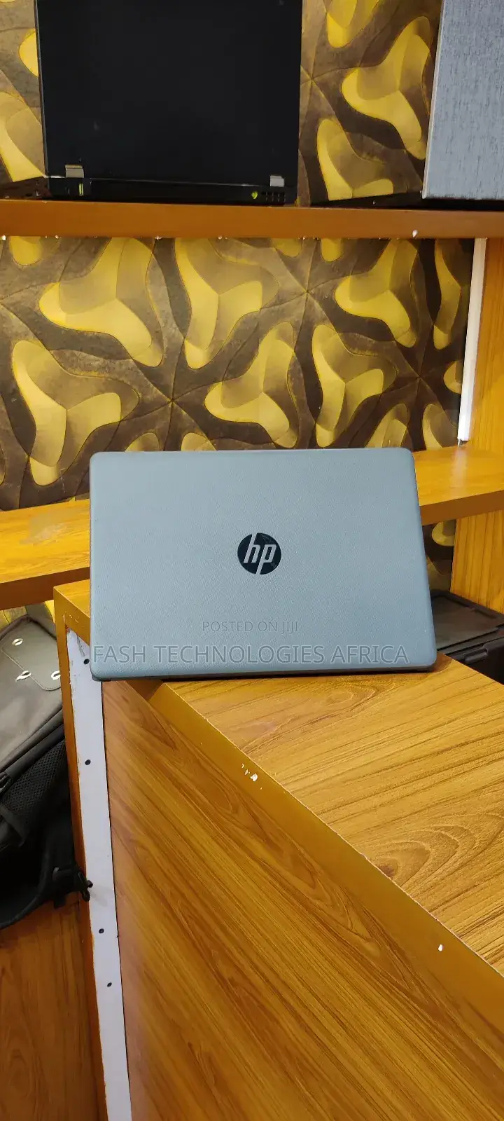 Laptop HP 14S 4GB AMD A8 HDD 1T