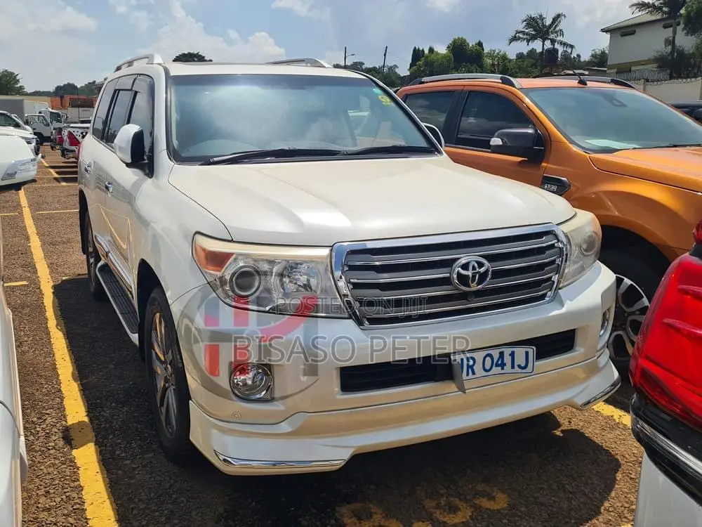 Toyota Land Cruiser 4.6 V8 VX-R 2013 White