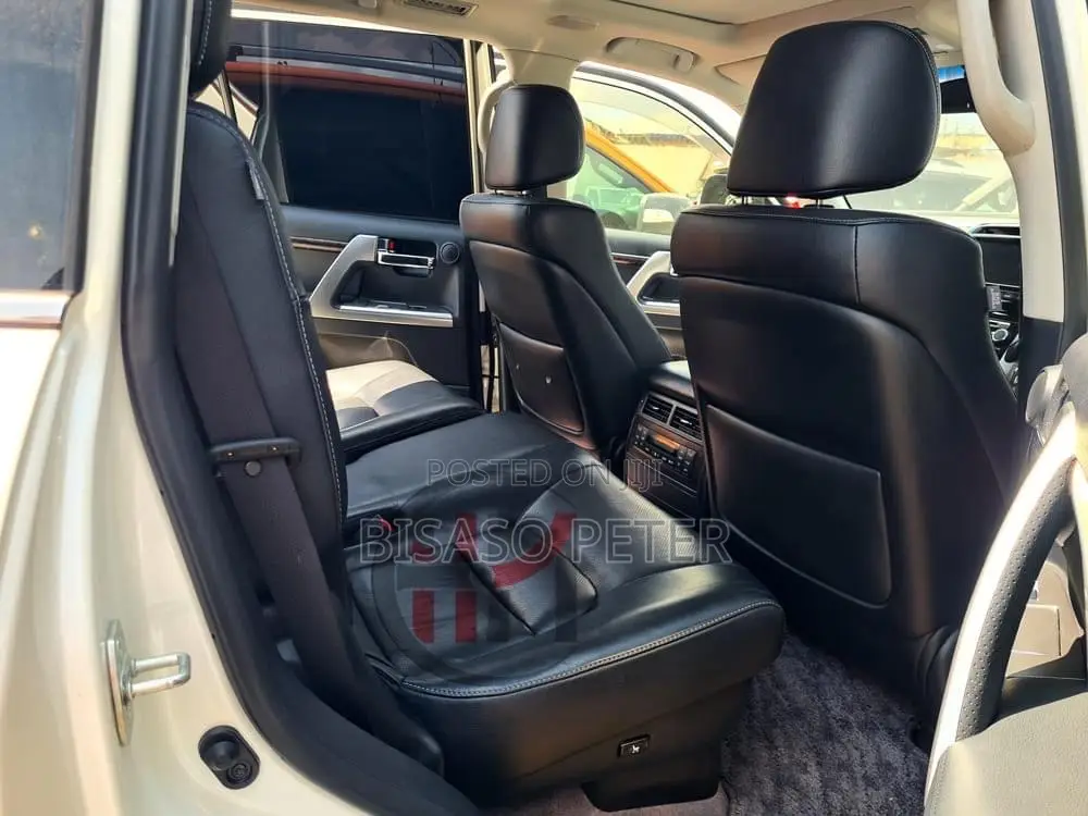 Toyota Land Cruiser 4.6 V8 VX-R 2013 White