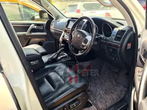 Toyota Land Cruiser 4.6 V8 VX-R 2013 White
