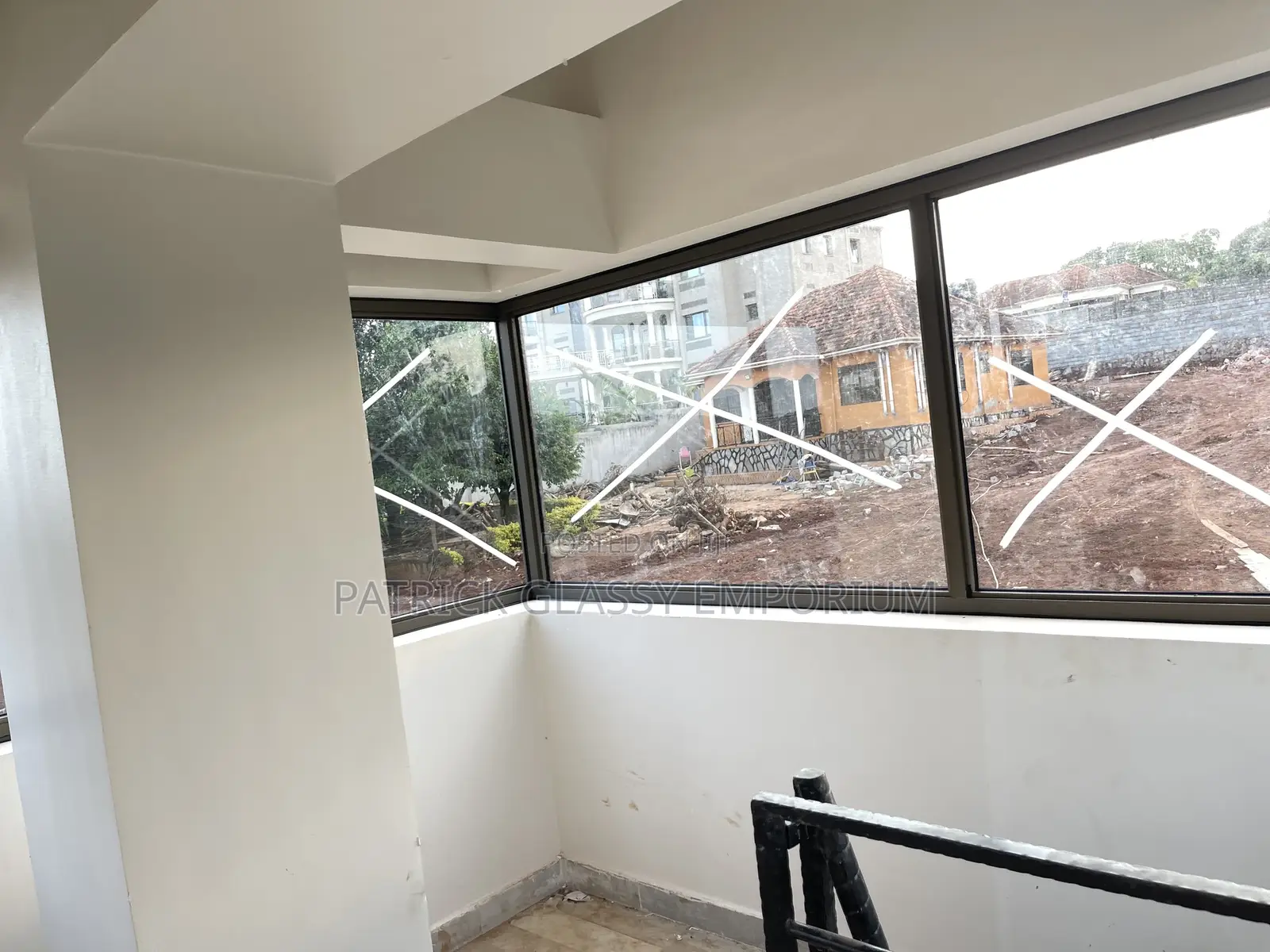 Glass and Aluminum Partitions