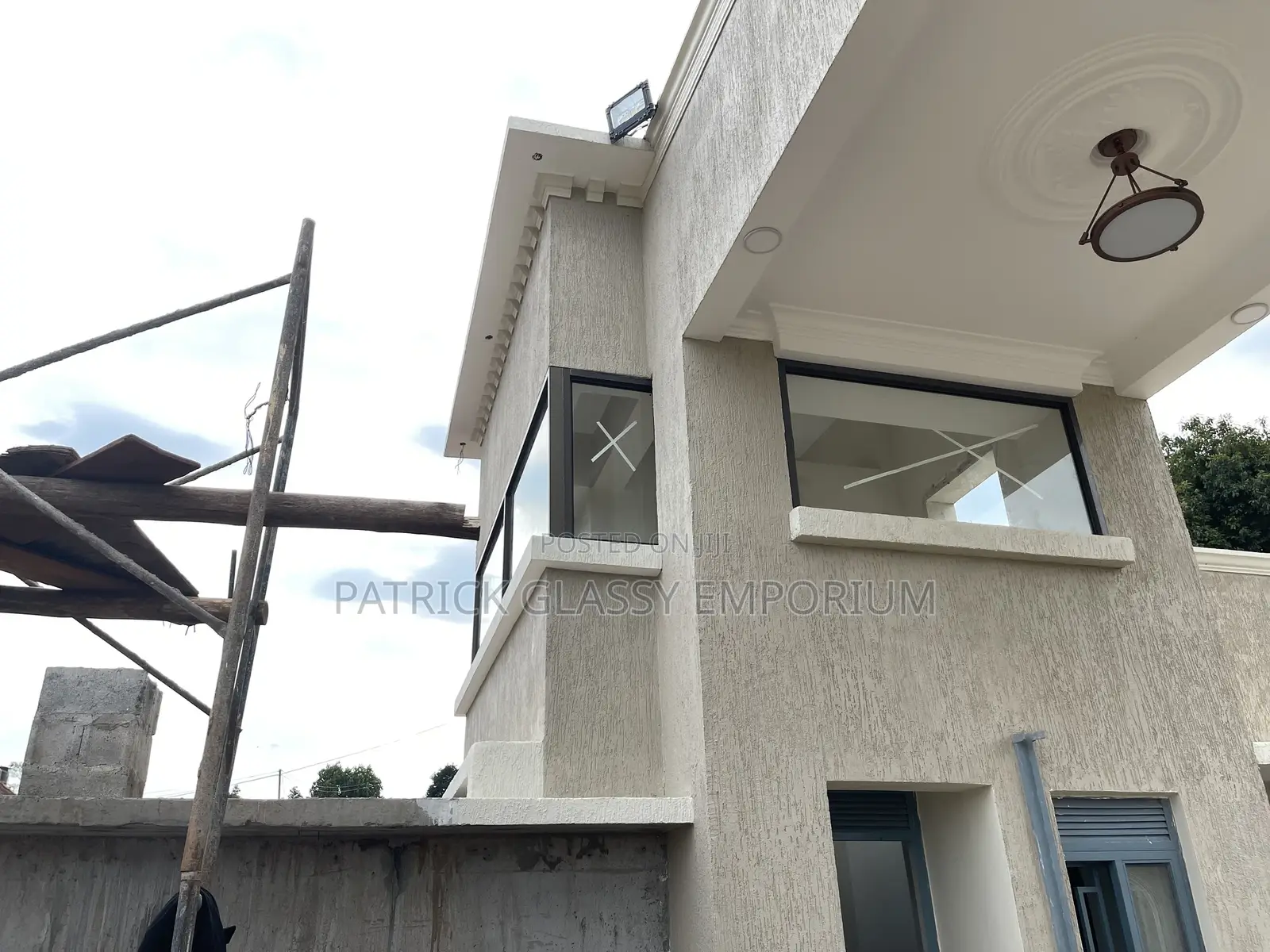 Glass and Aluminum Partitions