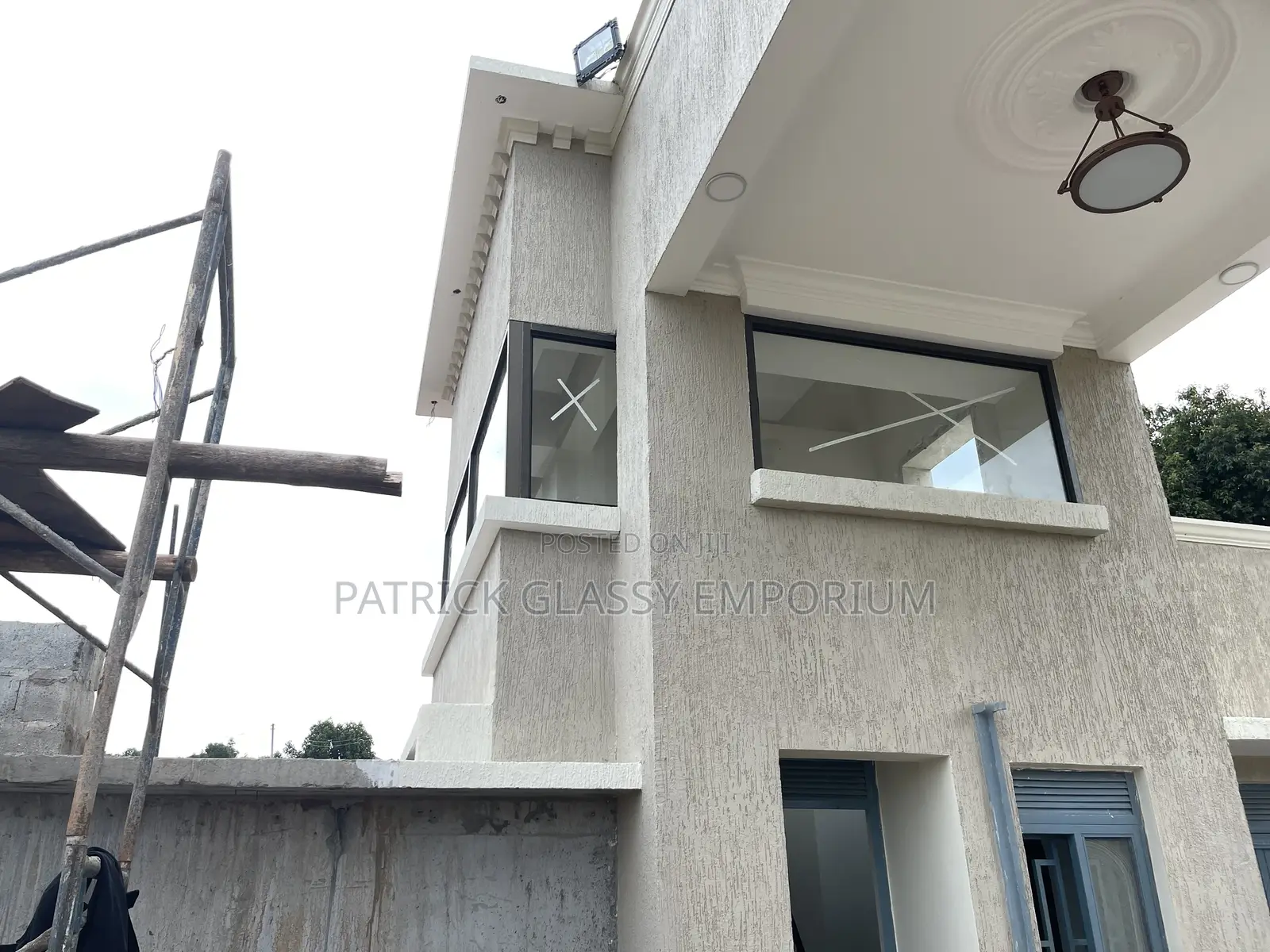 Glass and Aluminum Partitions