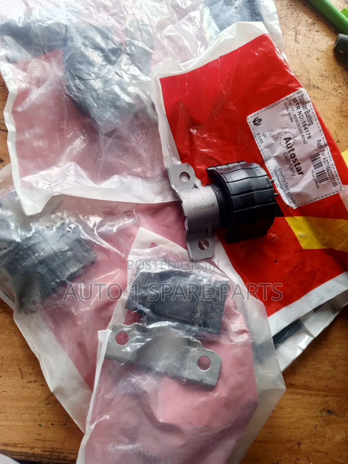 Front Stabilizer Bar Bushes ML350 W164 Benz