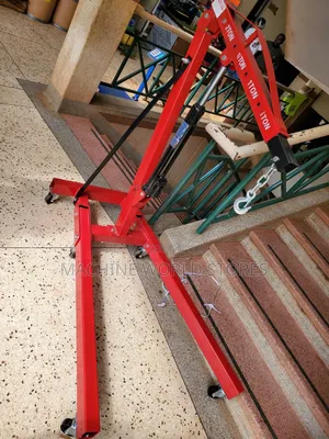 2T Hydraulic Crane.