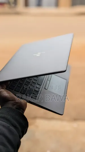 New Laptop HP ZBook Studio G5 8GB Intel Core I5 SSD 256GB