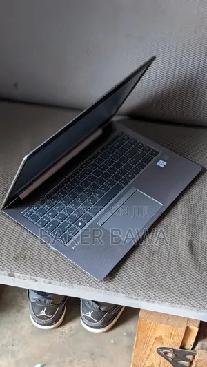 New Laptop HP ZBook Studio G5 8GB Intel Core I5 SSD 256GB