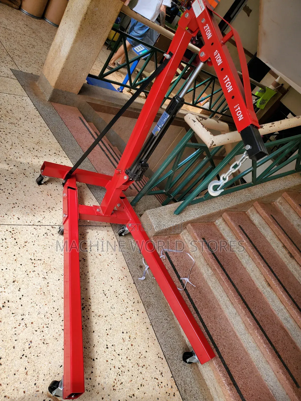 2T Engine Crane.