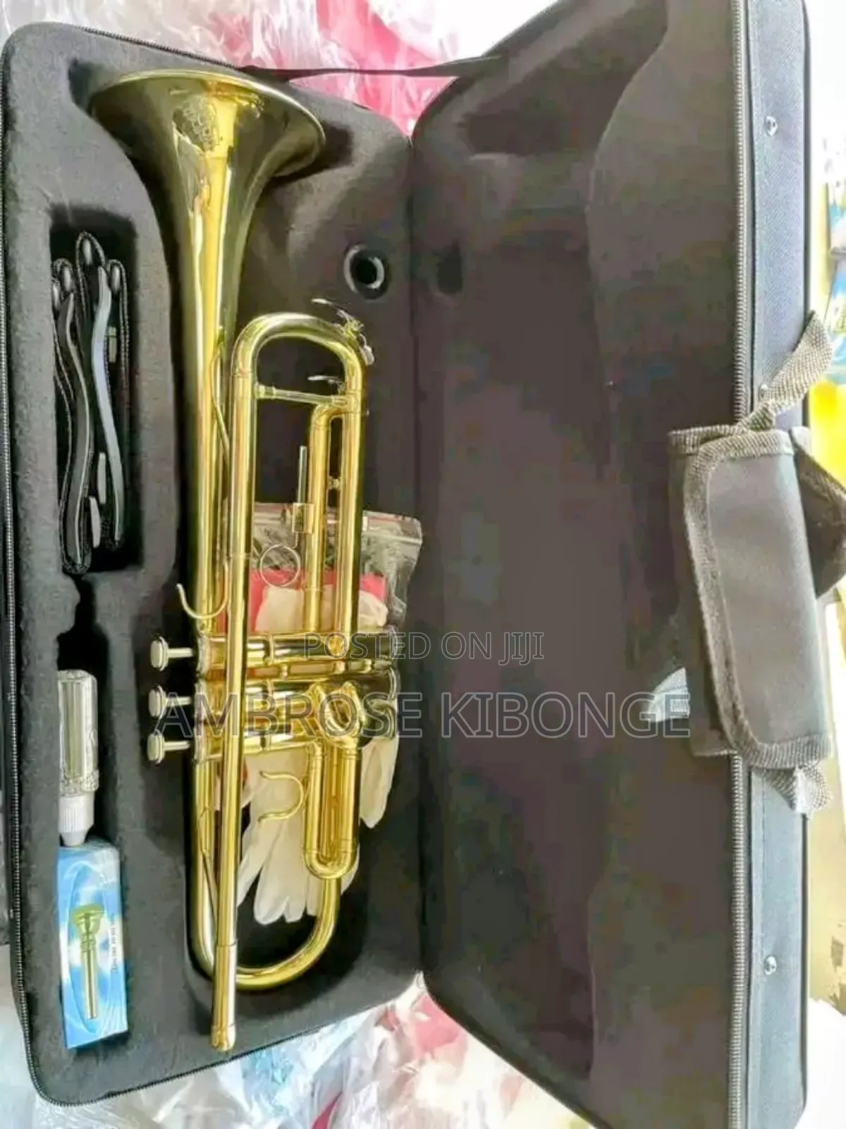 Original YAMAHA Professional Trumpet With FREE Accessories.
