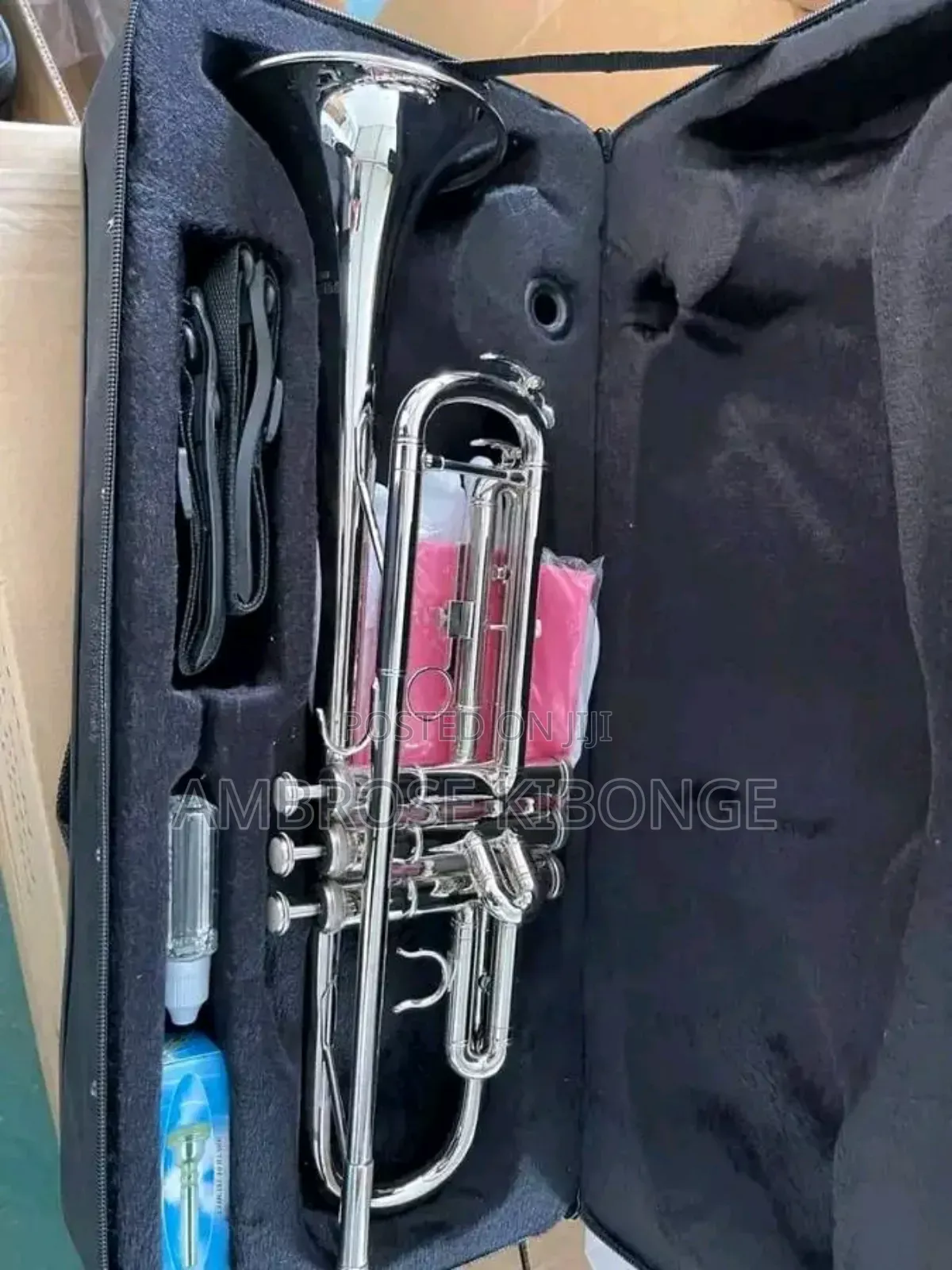Original YAMAHA Professional Trumpet With FREE Accessories.
