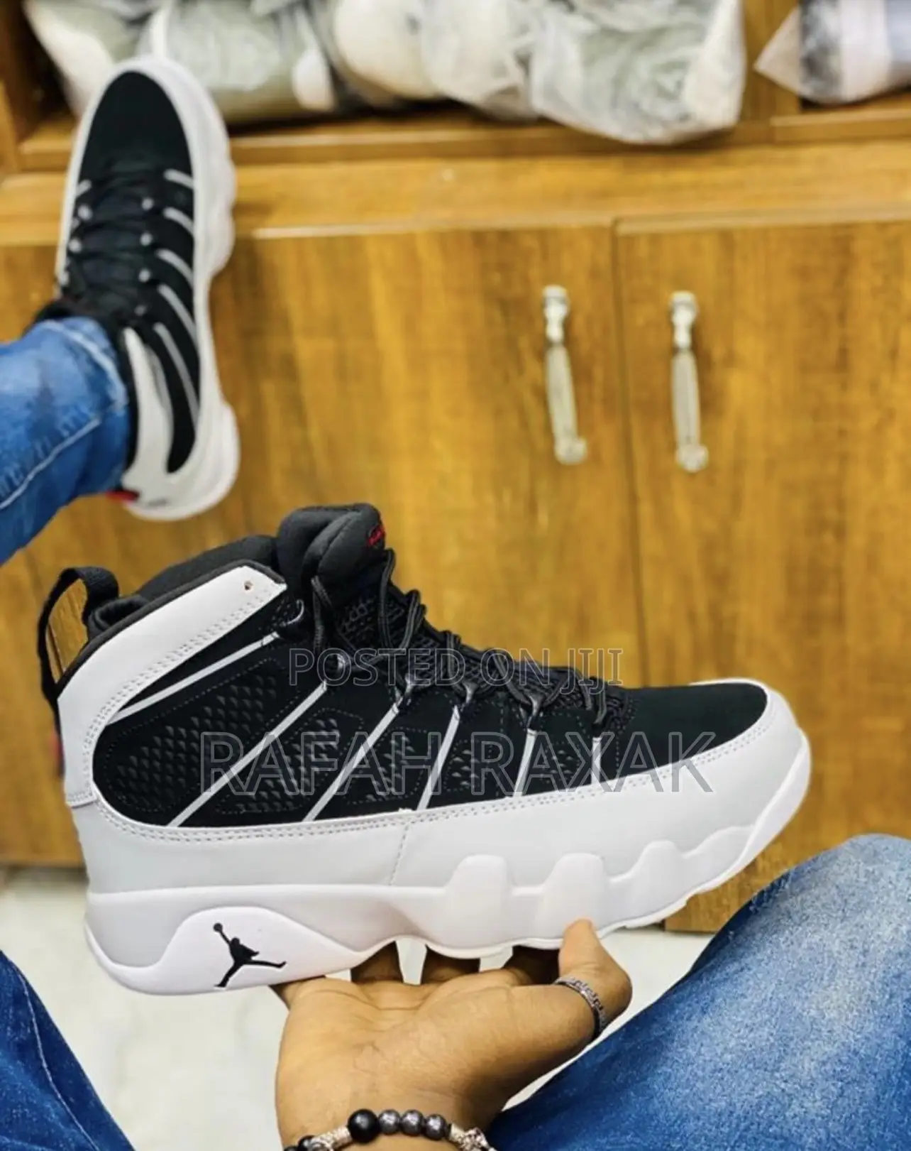 Original Air Jordan 9 Retro Black/Wolf Grey Sneakers