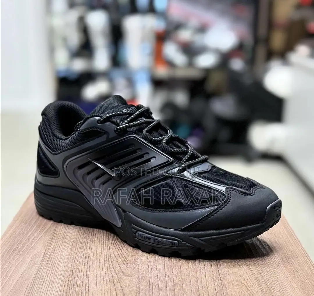 Original Triple Black Nike Pegasus Wave Running Sneakers