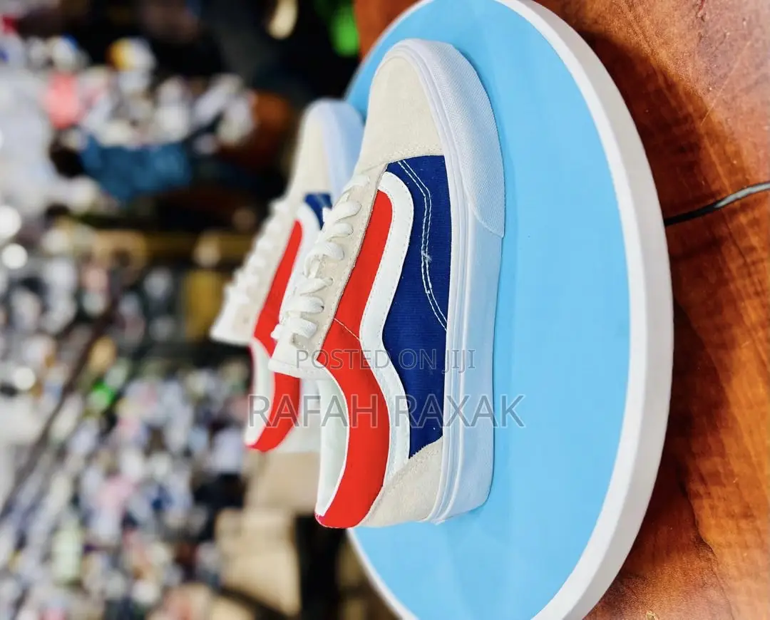 Original Unisex Vans Off the Wall Vintage Old Skool Sneaker