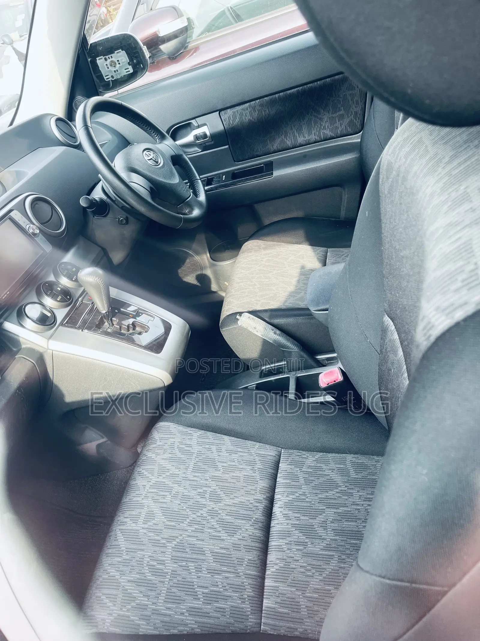 Toyota Corolla Rumion 2010 Silver