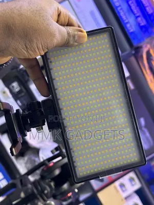 LED 416 VIDEO LIGHT at 170 Comes One Battery and Charger