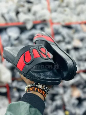 Gucci Dapadan in Black. Original Slides