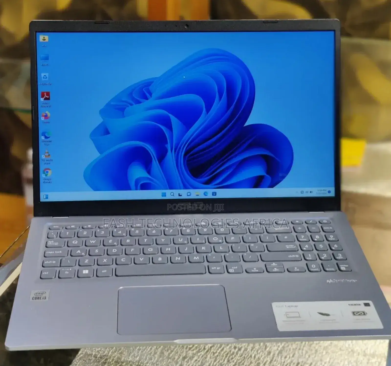 New Laptop Asus ASUSPRO B9440UA 8GB Intel Core I3 SSD 256GB