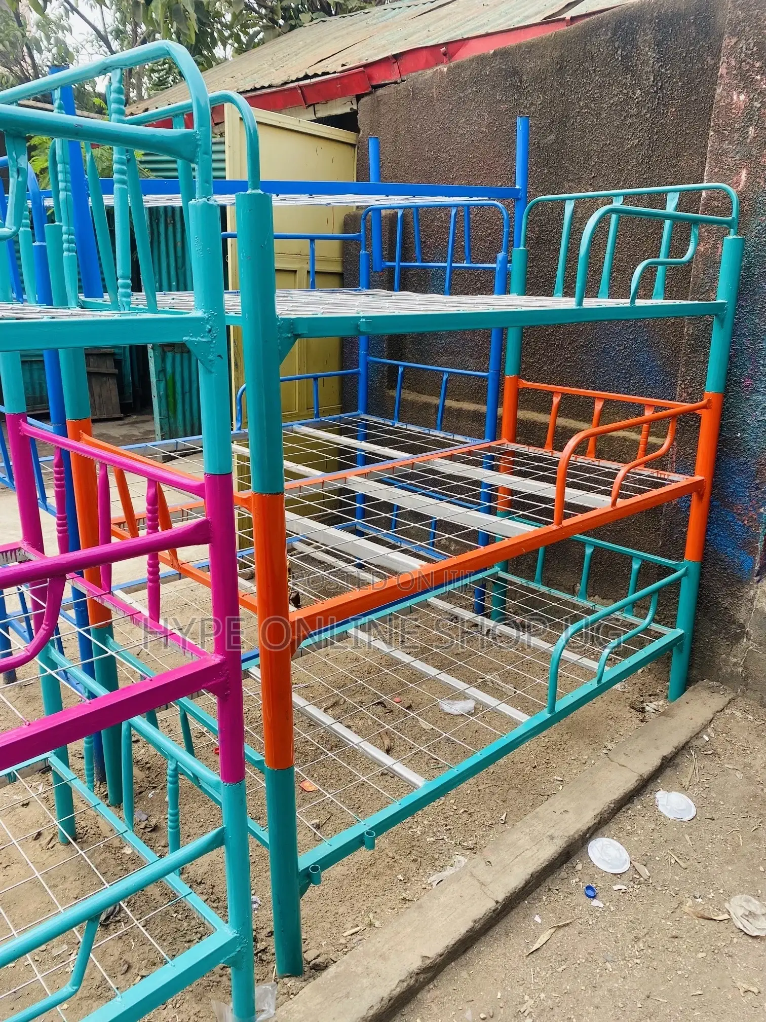 Different Colours Decker Beds