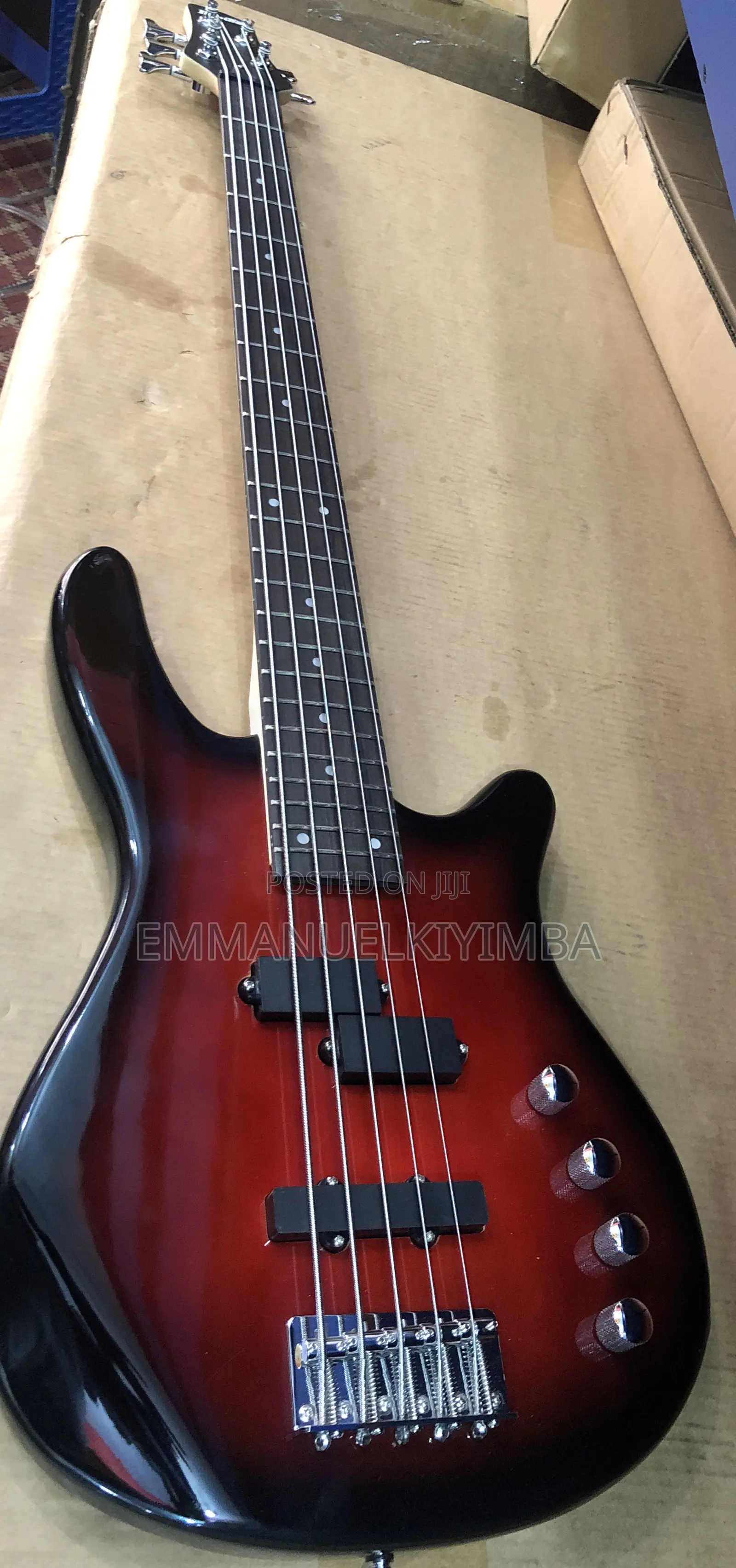 5strings Base Guitar