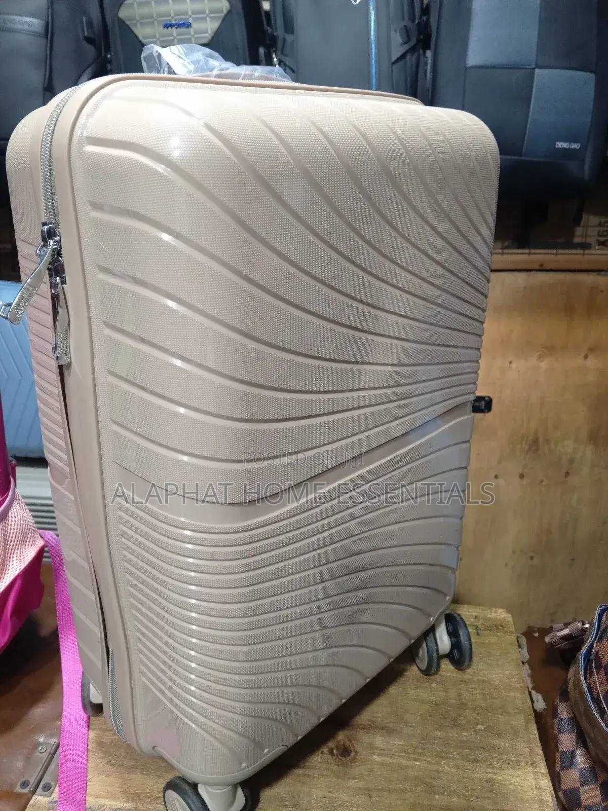 Rubber Travelling Bag/Suitcase( Small)