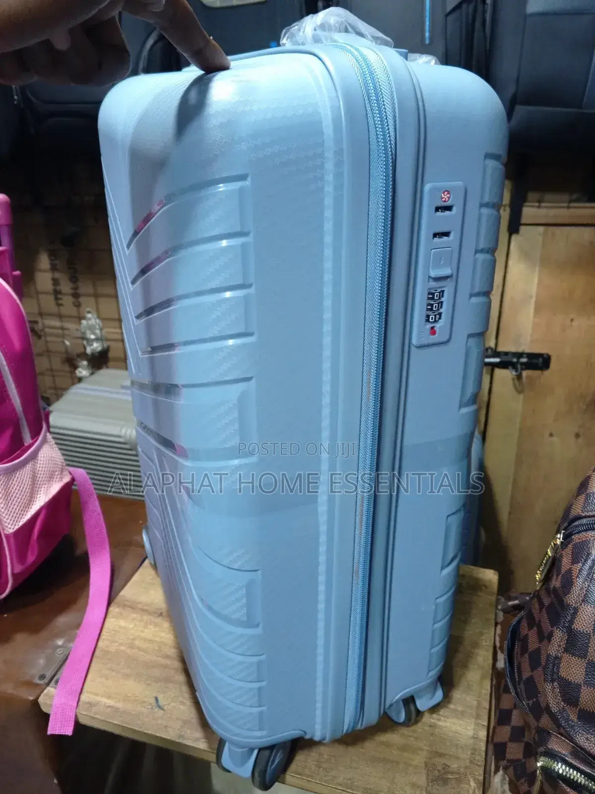 Rubber Travelling Bag/Suitcase( Small)
