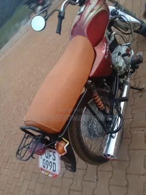 Bajaj Boxer 2023 Red