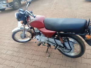 Bajaj Boxer 100 2023 Red