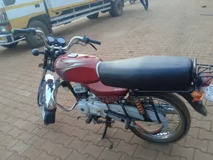 Bajaj Boxer 125 2023 Red