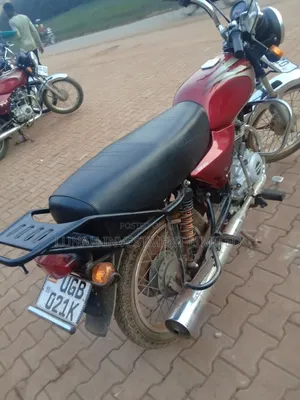Bajaj Boxer 2023 Red