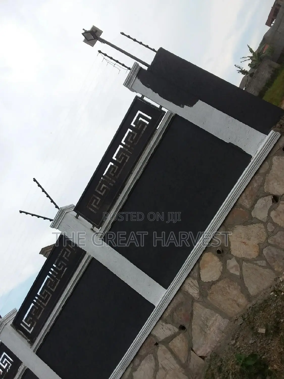 Electric Fence With Alarm System