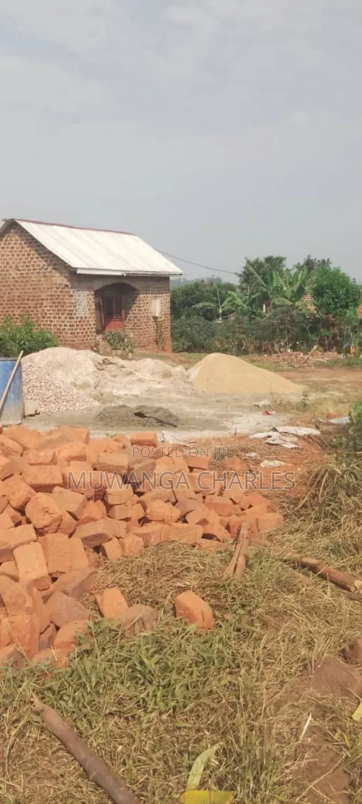 Plot's for Sale in Busiika
