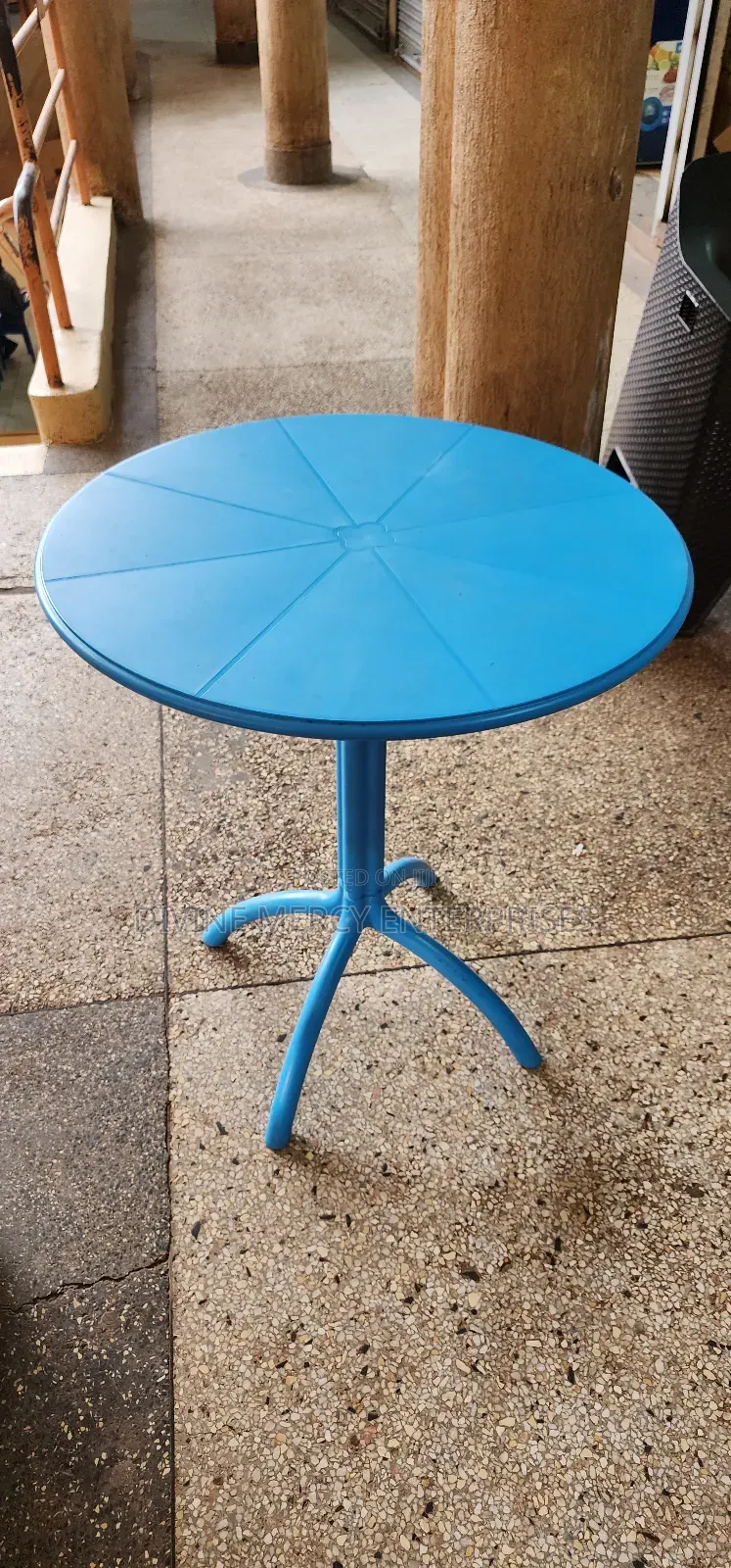 Round Table