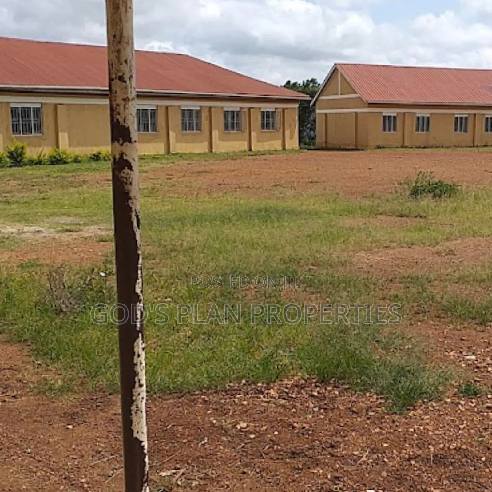 Very Nice Primary School Forced Sale in Jinja Kitgoma Titled