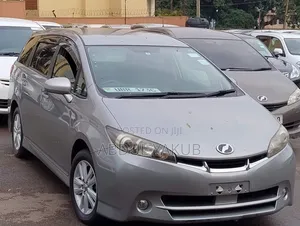 Photo - Toyota Wish 2010 Silver