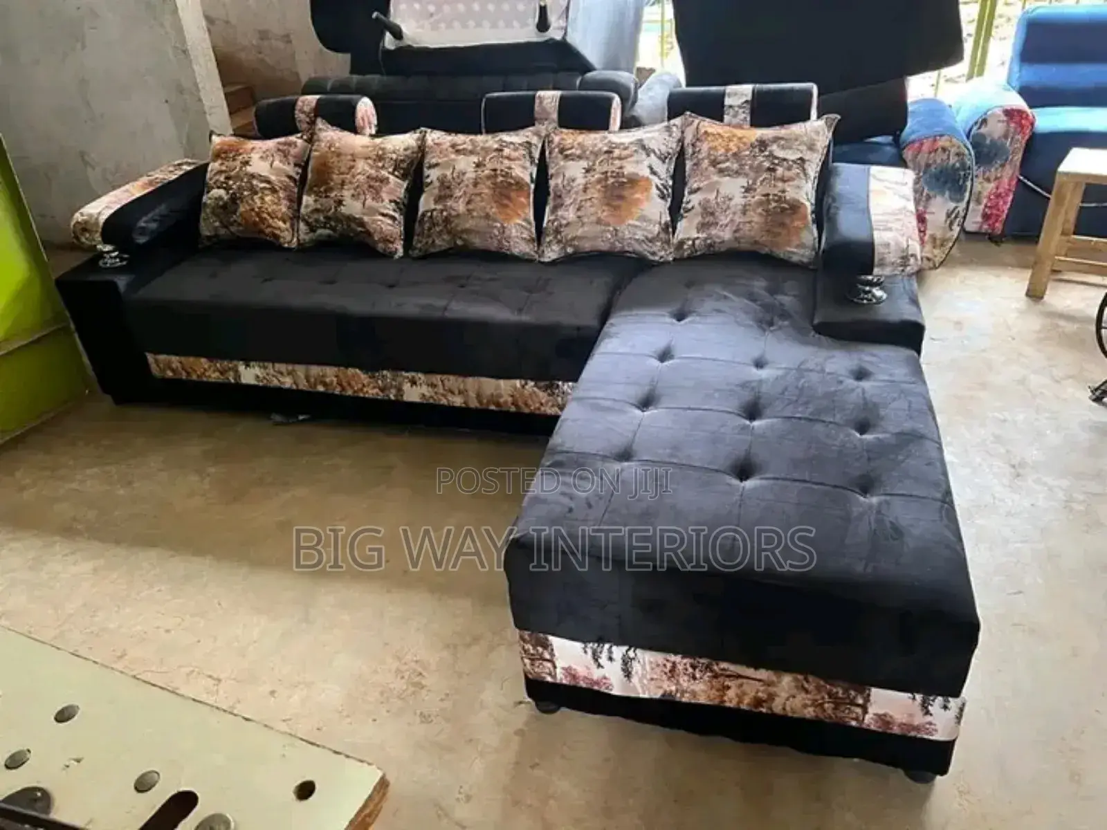 5 Seater Black L Sofa With Cushions
