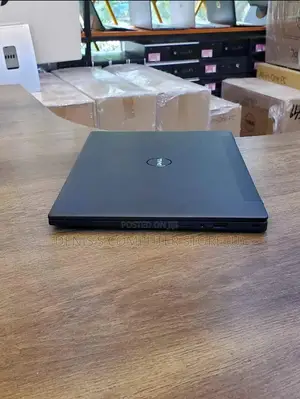 Laptop Dell Inspiron 13 7370 8GB Intel Core i5 SSHD (Hybrid) 320GB