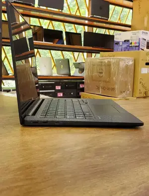 Laptop Dell Inspiron 13 7370 8GB Intel Core i5 SSHD (Hybrid) 320GB