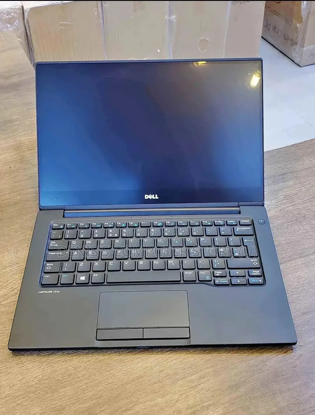 Laptop Dell Inspiron 13 7370 8GB Intel Core i5 SSHD (Hybrid) 320GB