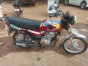Bajaj Boxer 125 2022 Red