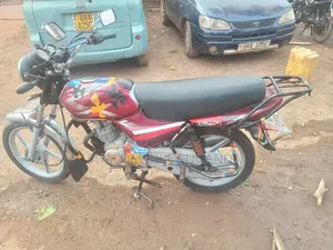 Bajaj Boxer 125 2022 Red