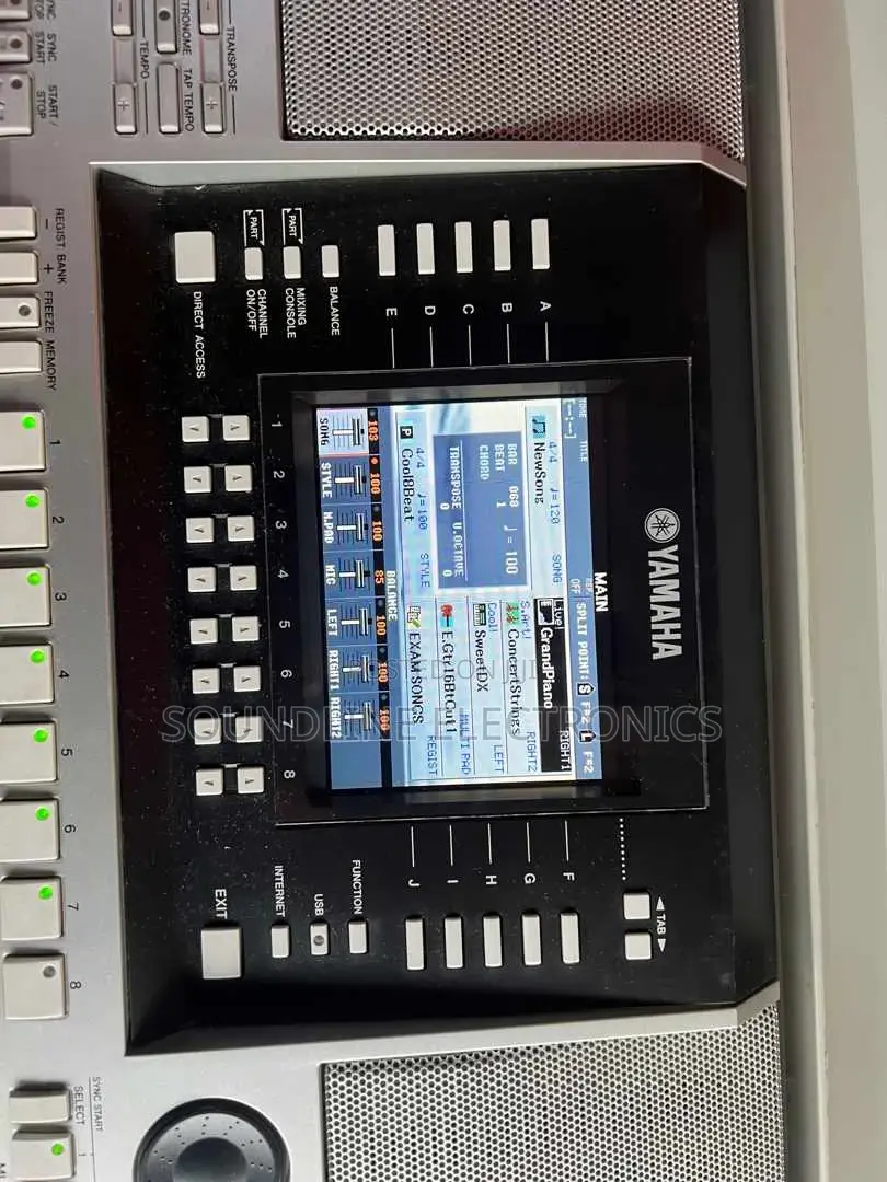 Yamaha Keyboard PSR S910